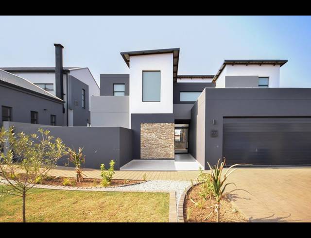 3 BEDROOM HOUSE FOR SALE IN MIDSTREAM ESTATE